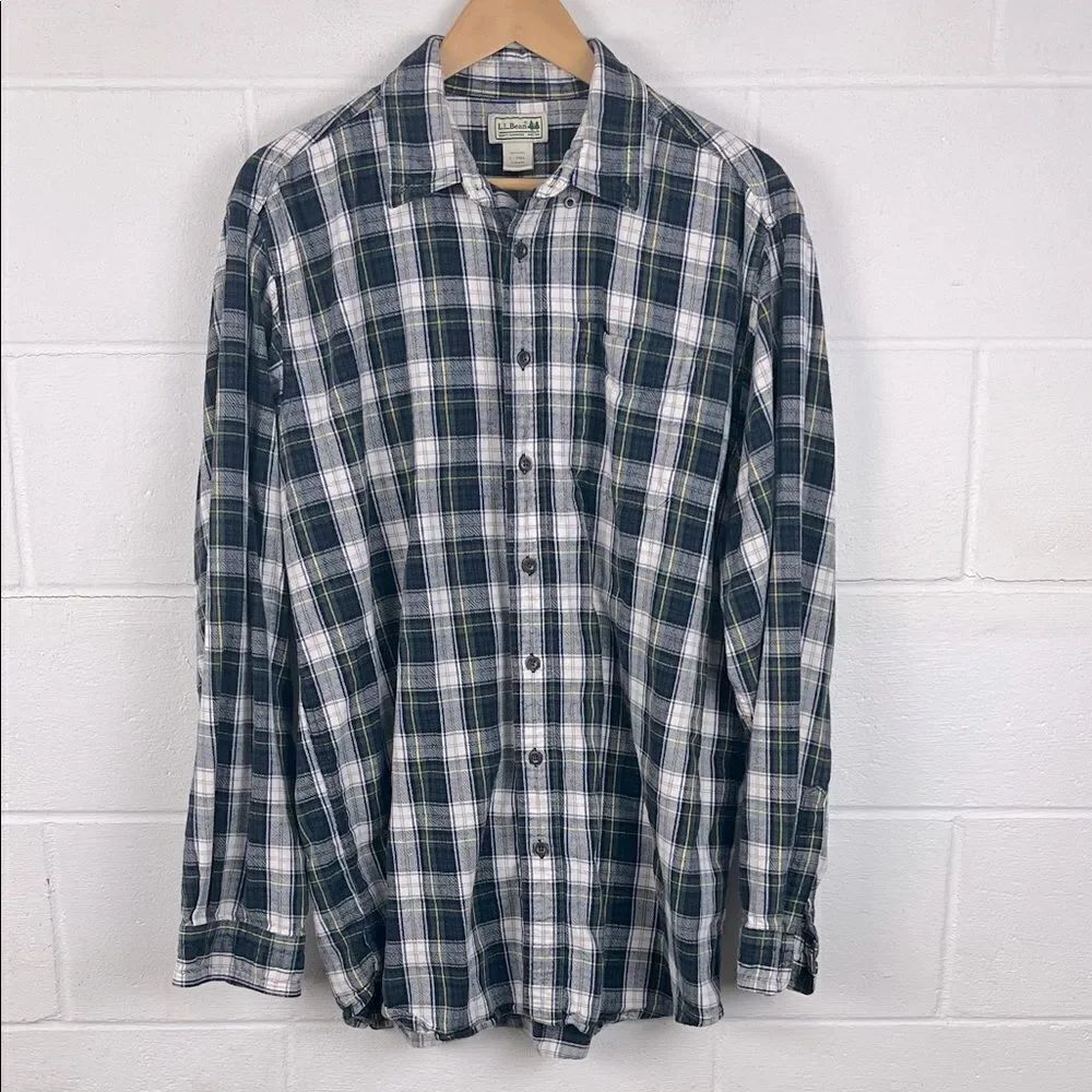 L.L. Bean men’s scotch plaid flannel traditional fit long sleeve shirt size L